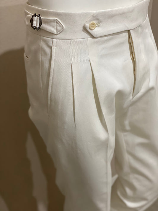Cotton trousers with double pleats towards the outside - fabric by
Sondrio