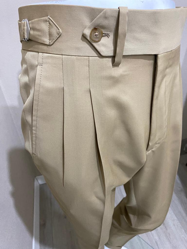 Pantaloni beige in fresco di lana con doppia pinces verso l'esterno - VBC